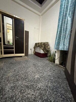 Laundry Area in 2.5 BHK Builder Floor at Ashok Vihar Sector 3, Sector 3 – for Rent