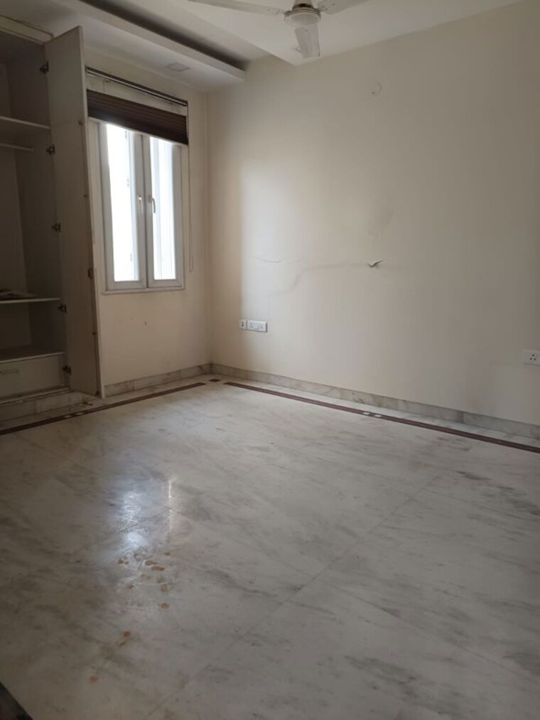 Room, greater kailash ii 3 Bedroom 2000 Sq.Ft. Builder Floor In Greater Kailash ii Delhi 10756106
