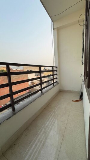 Balcony in 1 BHK Builder Floor at Chattarpur – for Rent