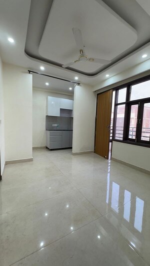 Room in 1 BHK Builder Floor at Chattarpur – for Rent