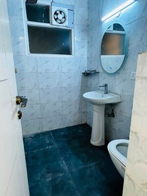 Bathroom in 4 BHK Builder Floor at Green Fields Colony – for Rent