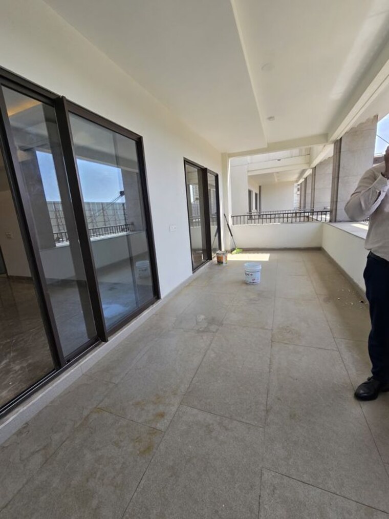 Balcony, cosmos-corner 3.5 Bedroom 1981 Sq.Ft. Apartment In Siddharth Vihar Ghaziabad 10756125