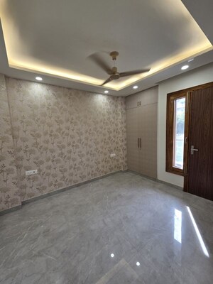 Room in 3 BHK Builder Floor at Amolik Aster Woods, Sector 98 – for Sale