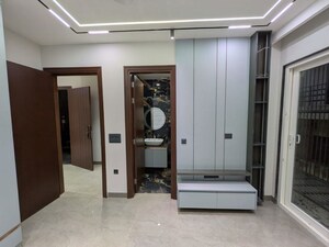 Building Lobby in 3 BHK Builder Floor at Sector 51 – for Rent
