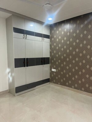 Room in 2.5 BHK Builder Floor at Amolik Residency, Sector 86 – for Sale