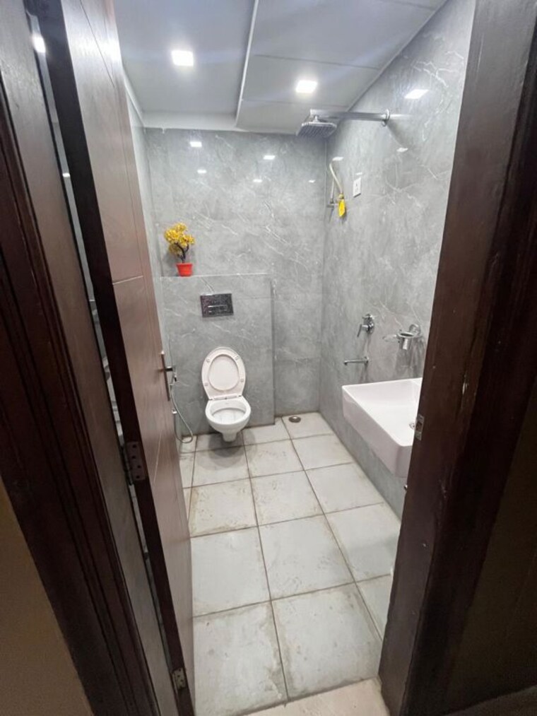 Bathroom, amolik-residency 2.5 Bedroom 900 Sq.Ft. Builder Floor In Sector 86 Faridabad 10756178
