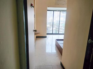 Room in  Apartment at Goregaon East – for Sale