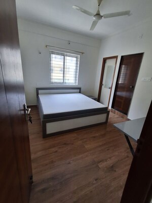Room in 3 BHK Builder Floor at Hsr Layout Sector 3 – for Rent