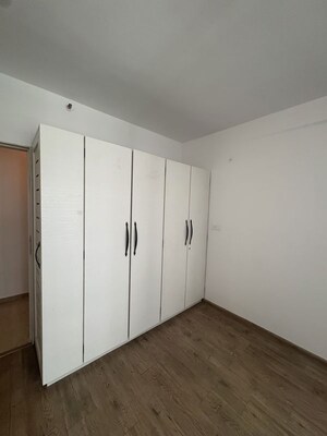 Room in 2 BHK Apartment at Kanakia Paris, Bandra East – for Rent