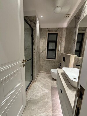 Bathroom in 3 BHK Builder Floor at Safdarjung Enclave – for Rent