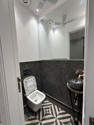 Furnished Amenities in 3 BHK Builder Floor at Safdarjung Enclave – for Rent