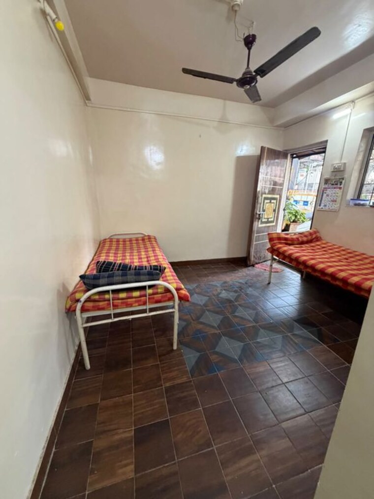 Bedroom, mig-colony-gokhalenagar 1 RK 500 Sq.Ft. Apartment In Gokhalenagar Pune 10756314