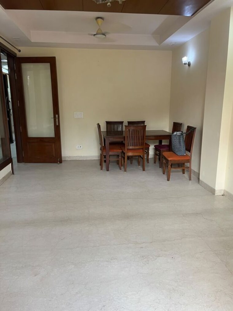 Living Room, safdarjung enclave 3 Bedroom 205 Sq.Yd. Builder Floor In Safdarjung Enclave Delhi 10756319