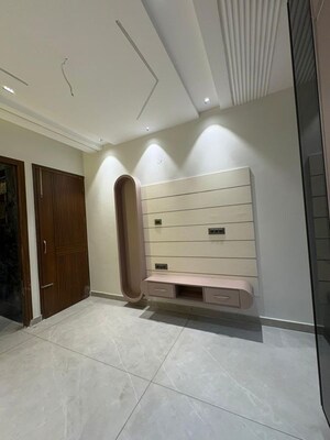 Room in 3 BHK Independent House at Sector 123 – for Sale