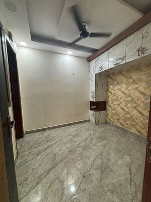 Room in 2 BHK Builder Floor at Mansa Ram Park – for Rent