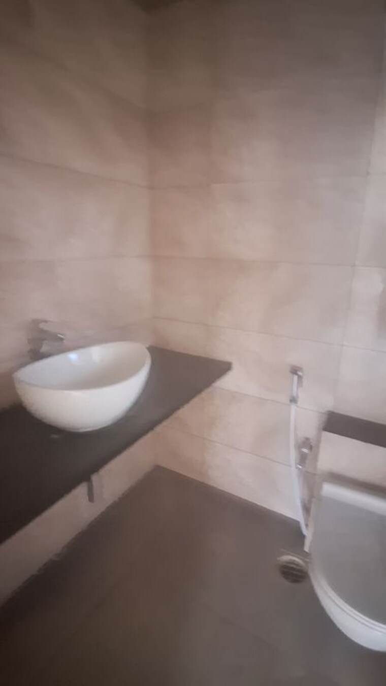 Bathroom, paranjape-athena 3 Bedroom 854 Sq.Ft. Apartment In Bandra East Mumbai 10756330