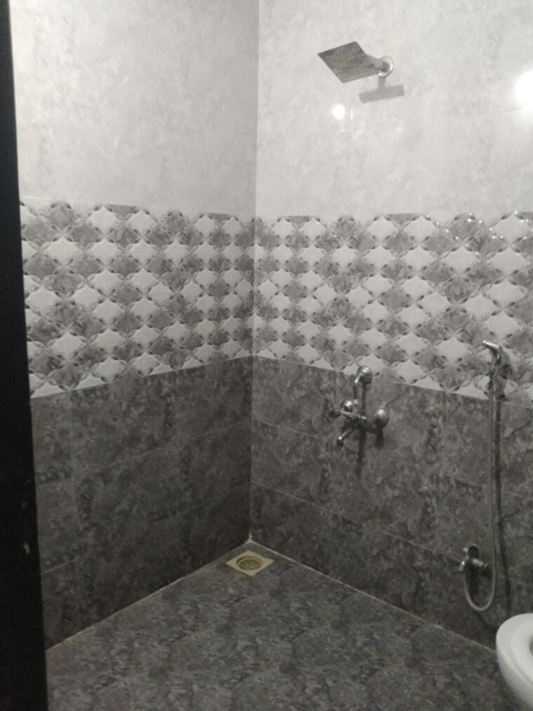 Bathroom, shri-senapati-bapat-chs 1 Bedroom 600 Sq.Ft. Apartment In Senapati Bapat Road Pune 10756386
