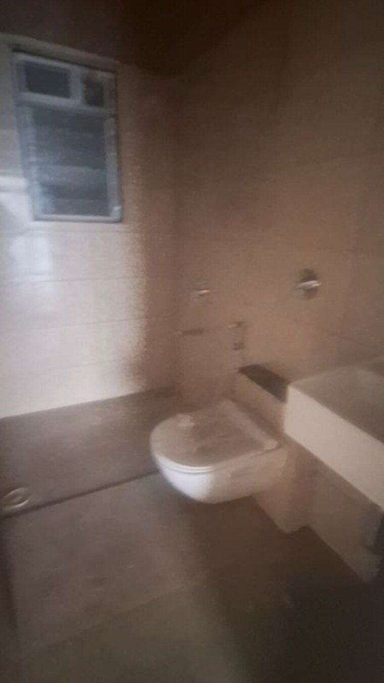 Bathroom, paranjape-athena 3 Bedroom 894 Sq.Ft. Apartment In Bandra East Mumbai 10756389