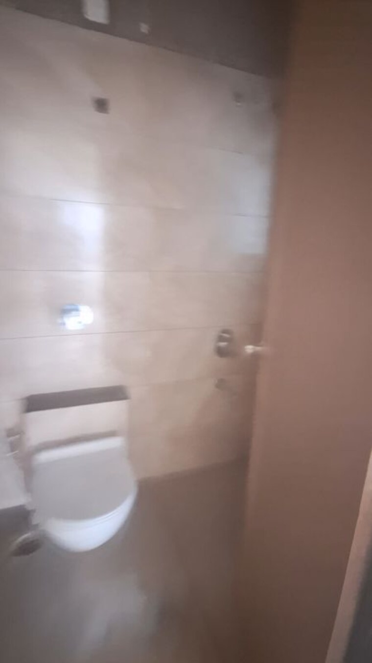 Bathroom, paranjape-athena 3 Bedroom 894 Sq.Ft. Apartment In Bandra East Mumbai 10756389