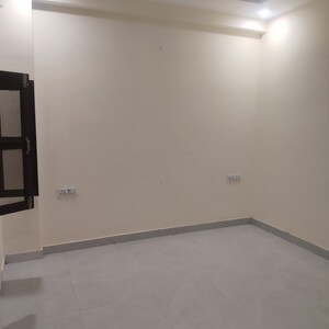 Room in 3 BHK Builder Floor at Sector 5 – for Rent