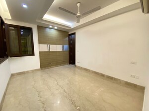 Room in 3 BHK Builder Floor at Uday Park – for Rent