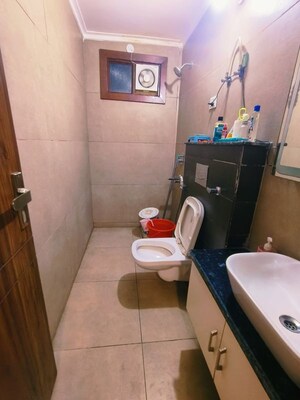 Attached Bathroom in 2 BHK Builder Floor at Nawada – for Rent