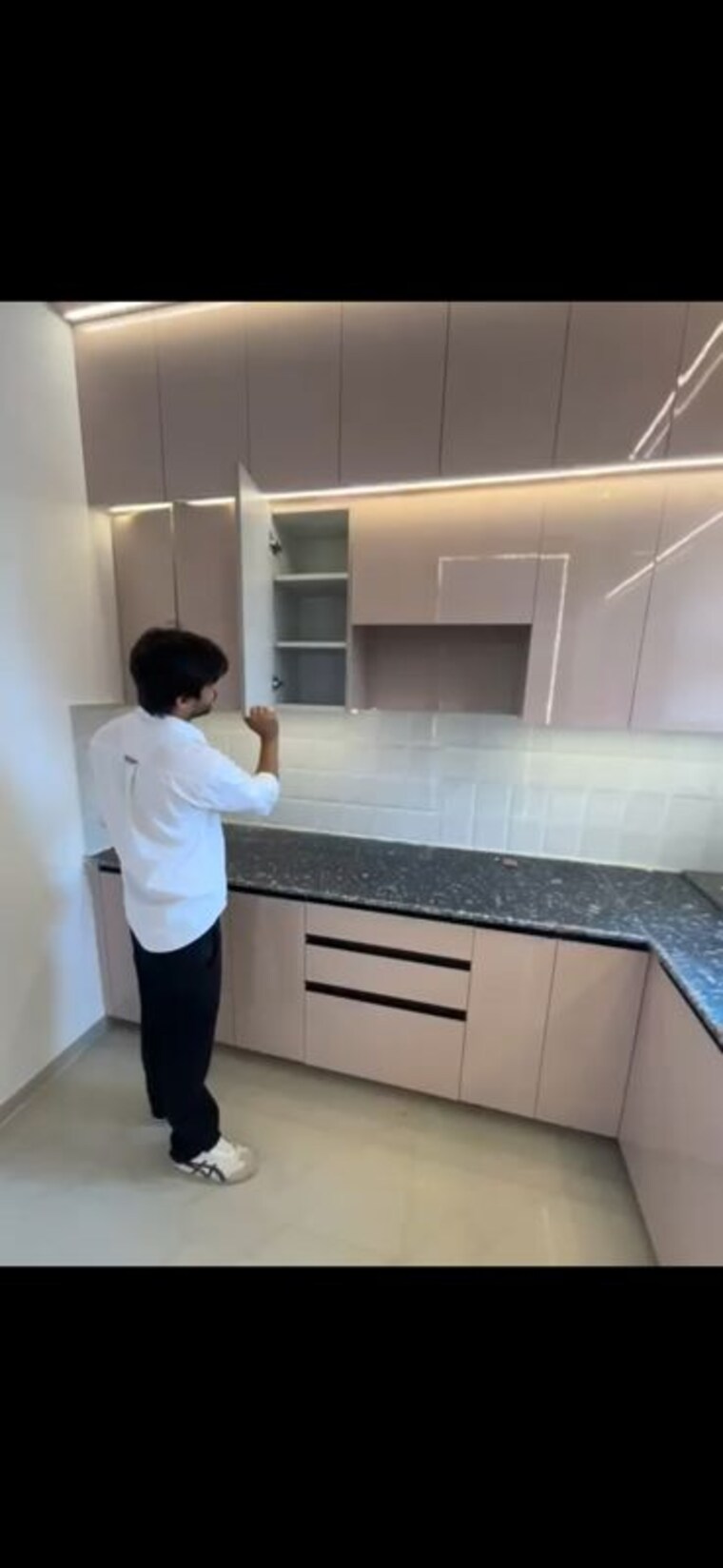 Kitchen, amrapali-verona-heights-phase-ii 3 Bedroom 1220 Sq.Ft. Apartment In Amrapali Leisure Valley Greater Noida 10756413