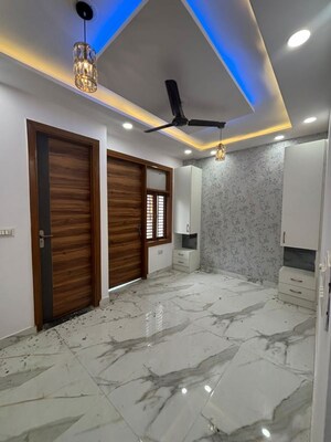 Room in 2 BHK Builder Floor at Nawada – for Rent