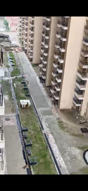 Staircase in 3 BHK Apartment at Amrapali Verona Heights, Tech Zone 4 Greater Noida – for Rent