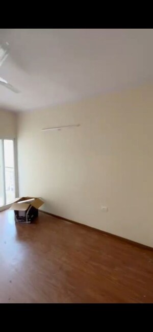 Room in 3 BHK Apartment at Amrapali Verona Heights, Tech Zone 4 Greater Noida – for Rent