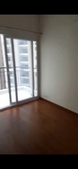 Room in 2.5 BHK Apartment at Amrapali Verona Heights Phase II, Amrapali Leisure Valley – for Rent
