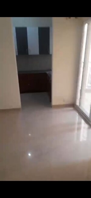 Room in 2.5 BHK Apartment at Amrapali Verona Heights Phase II, Amrapali Leisure Valley – for Rent