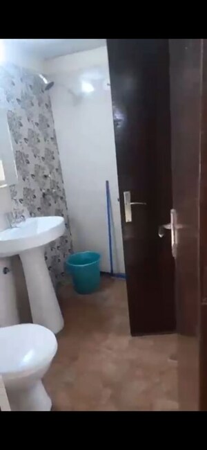 Bathroom in 2.5 BHK Apartment at Amrapali Verona Heights Phase II, Amrapali Leisure Valley – for Rent