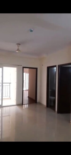 Room in 2.5 BHK Apartment at Amrapali Verona Heights Phase II, Amrapali Leisure Valley – for Rent