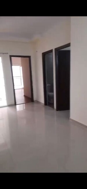 Room in 2.5 BHK Apartment at Amrapali Verona Heights Phase II, Amrapali Leisure Valley – for Rent
