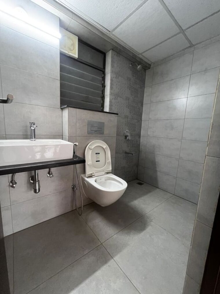 Bathroom, mahindra-alcove Pg For Girls In Chandivali 10756204