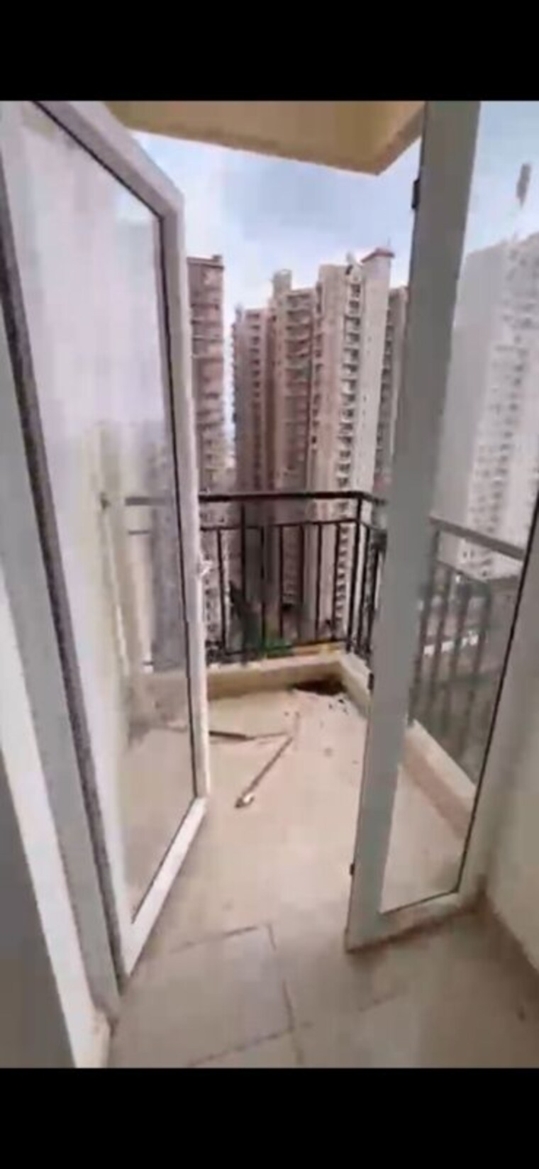 Balcony, amrapali-verona-heights-phase-ii 5 Bedroom 2135 Sq.Ft. Apartment In Amrapali Leisure Valley Greater Noida 10756556