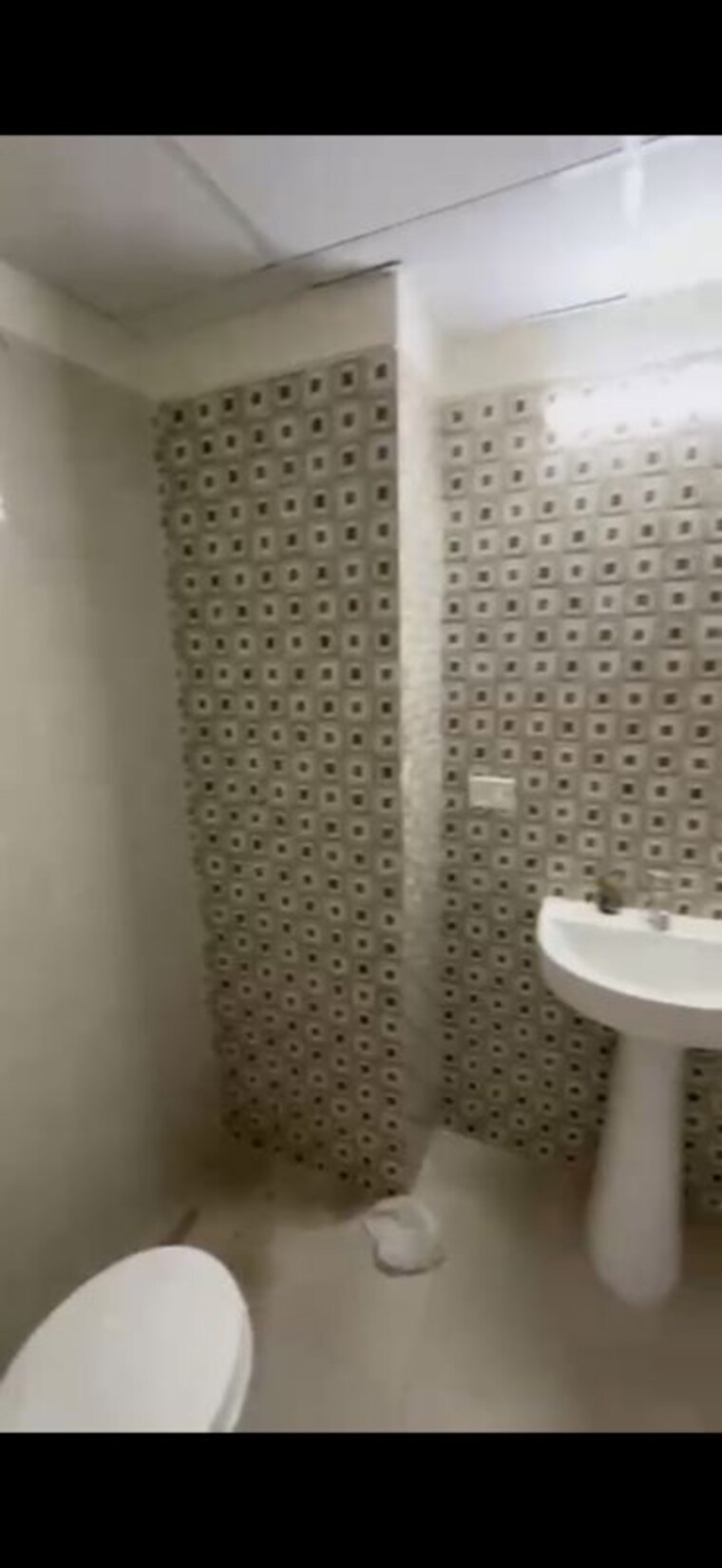 Bathroom, amrapali-verona-heights-phase-ii 5 Bedroom 2135 Sq.Ft. Apartment In Amrapali Leisure Valley Greater Noida 10756556