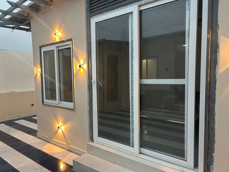 undefined, sector 43 4 Bedroom 295 Sq.Yd. Builder Floor In Sector 43 Gurgaon 10756566
