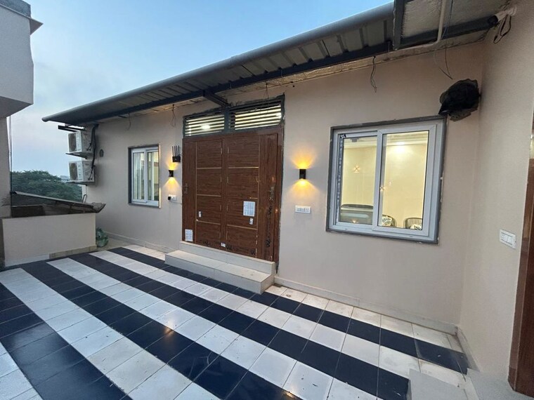 undefined, sector 43 4 Bedroom 295 Sq.Yd. Builder Floor In Sector 43 Gurgaon 10756566