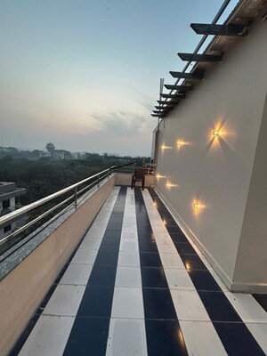 Balcony in 4 BHK Builder Floor at Sector 43 – for Rent
