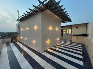 4 BHK Builder Floor – Exterior View View at Sector 43 - for Rent