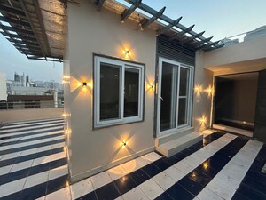 4 BHK Builder Floor – Exterior View View at Sector 43 - for Rent