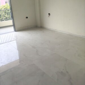 Room in 4 BHK Builder Floor at Sector 9a – for Sale