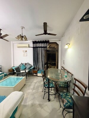 Team Area in 1 BHK Builder Floor at Malviya Nagar – for Rent