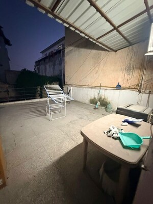 Team Area in 1 BHK Builder Floor at Malviya Nagar – for Rent