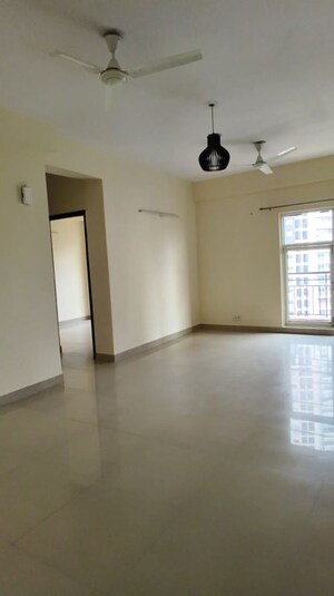 Room in 3 BHK Apartment at Sector 76 – for Rent