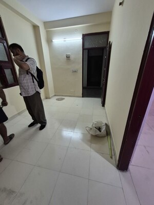 Hall in 1.5 BHK Builder Floor at Mayur Vihar – for Rent