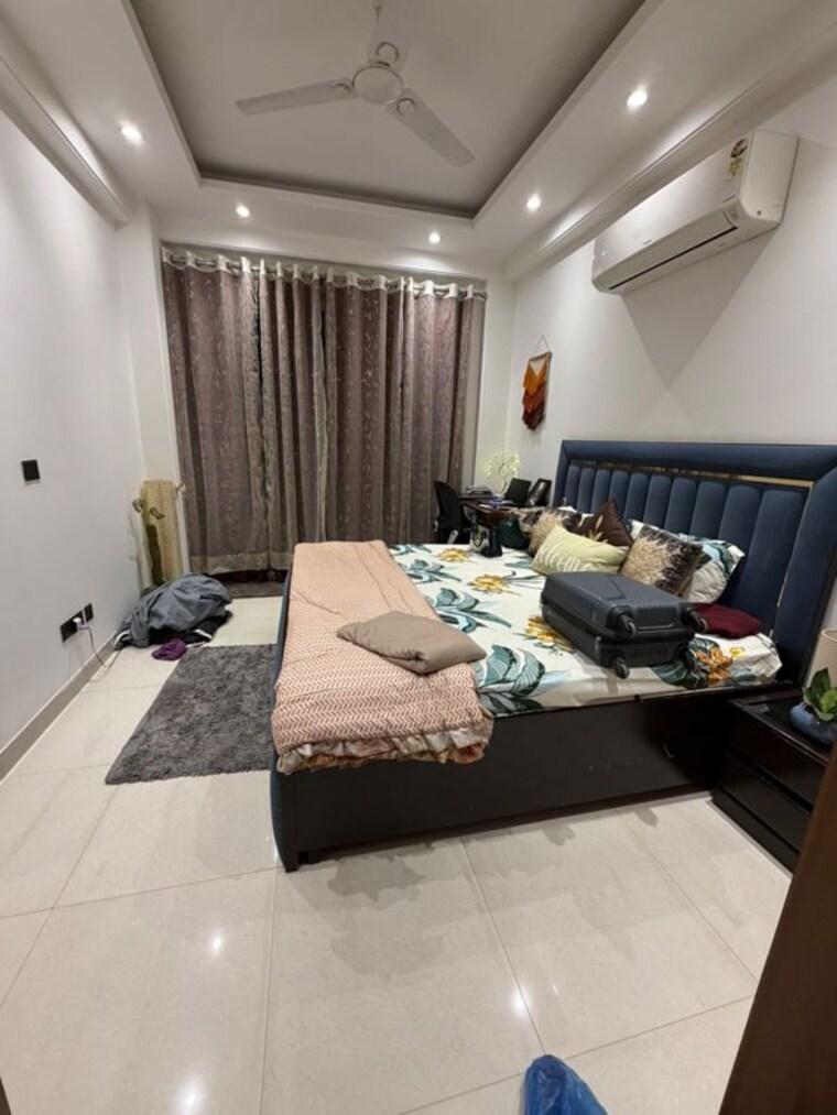 Bedroom, sector 51 2 Bedroom 175 Sq.Yd. Builder Floor In Sector 51 Gurgaon 10756687