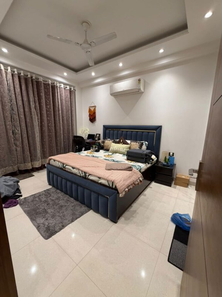 Bedroom, sector 51 2 Bedroom 175 Sq.Yd. Builder Floor In Sector 51 Gurgaon 10756687